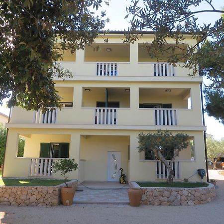 Apartmani Mara Pakoštane Buitenkant foto