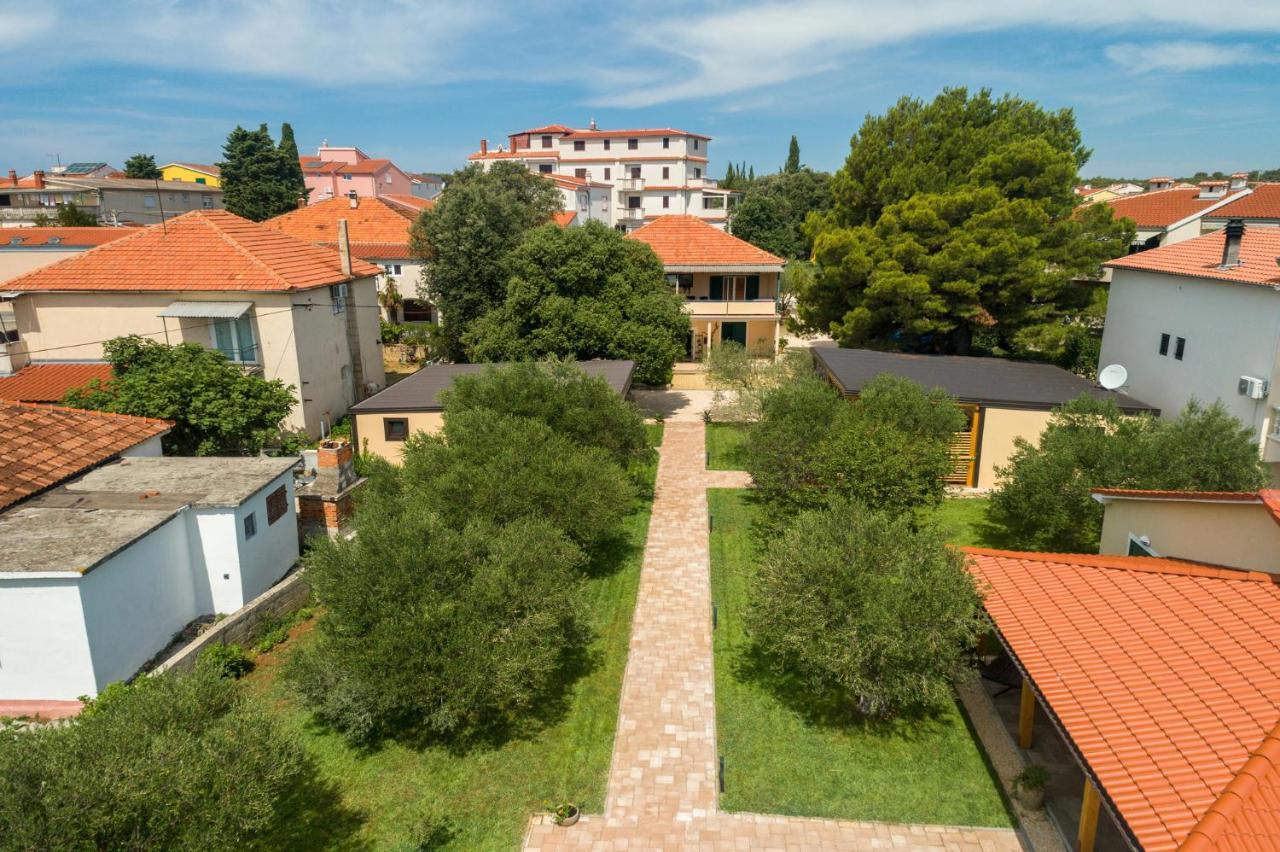 Apartmani Mara Pakoštane Buitenkant foto