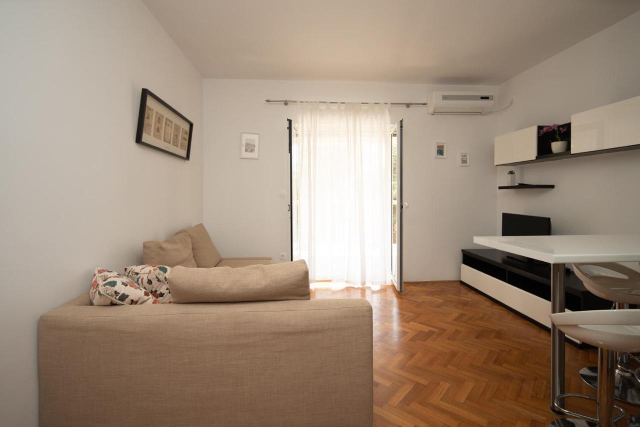 Apartmani Mara Pakoštane Buitenkant foto