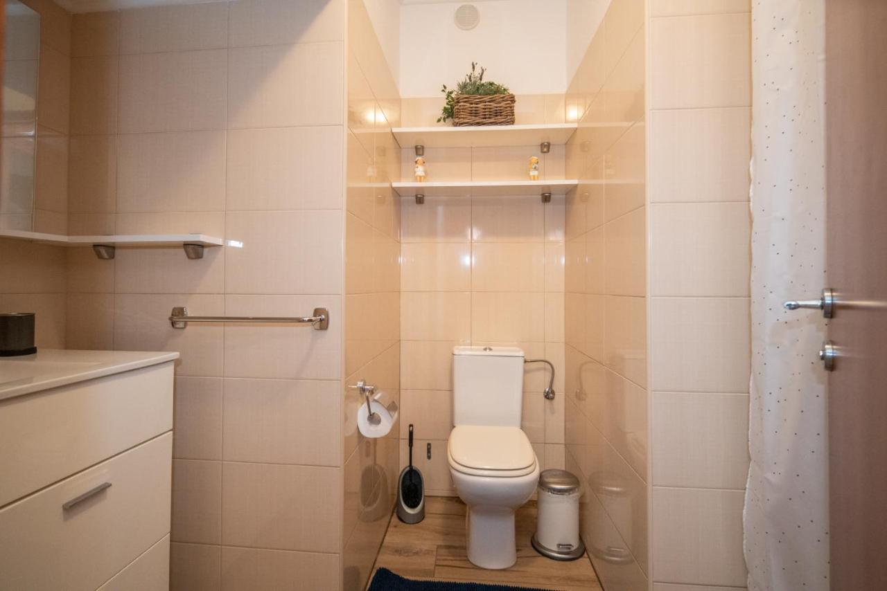 Apartmani Mara Pakoštane Buitenkant foto