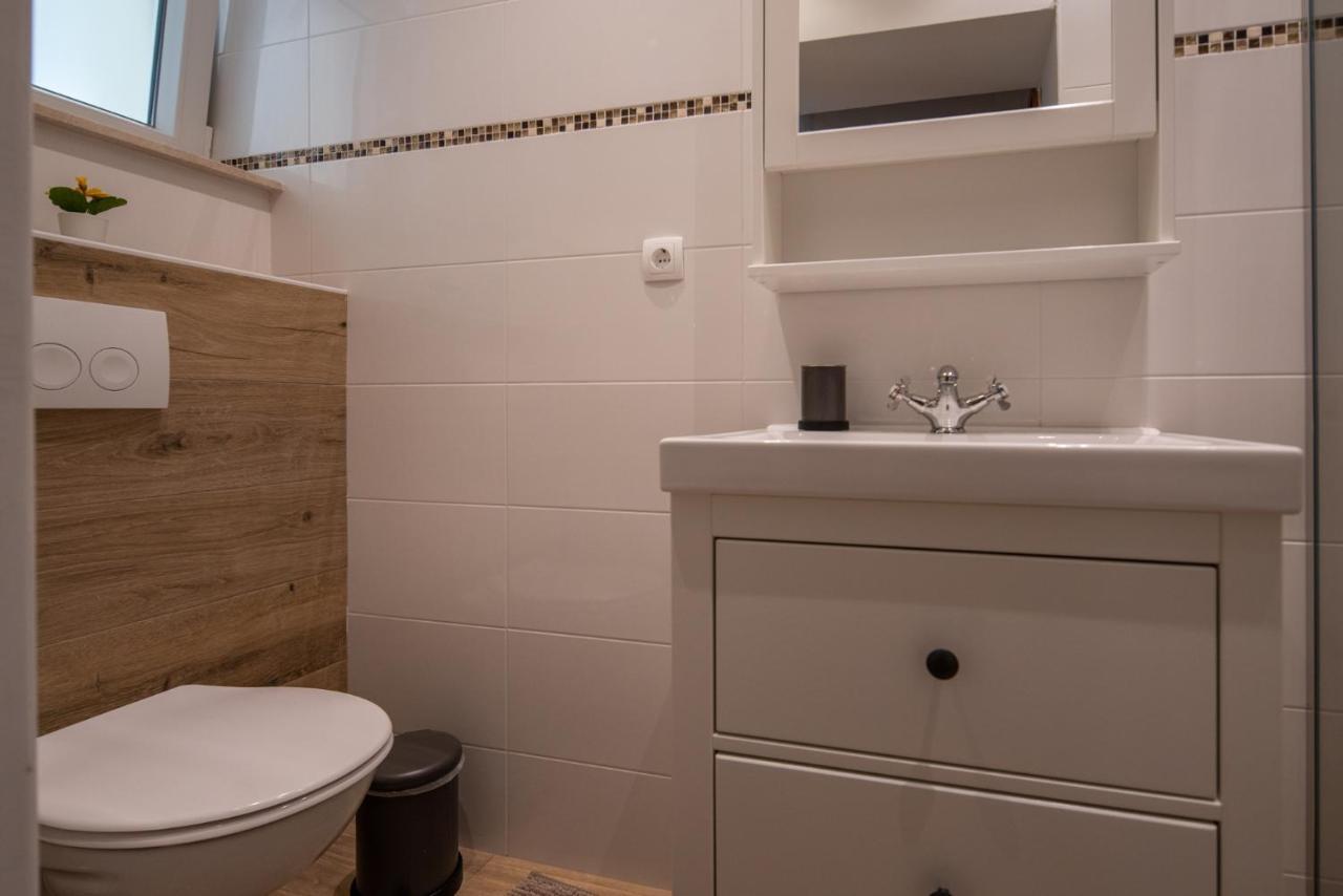 Apartmani Mara Pakoštane Buitenkant foto
