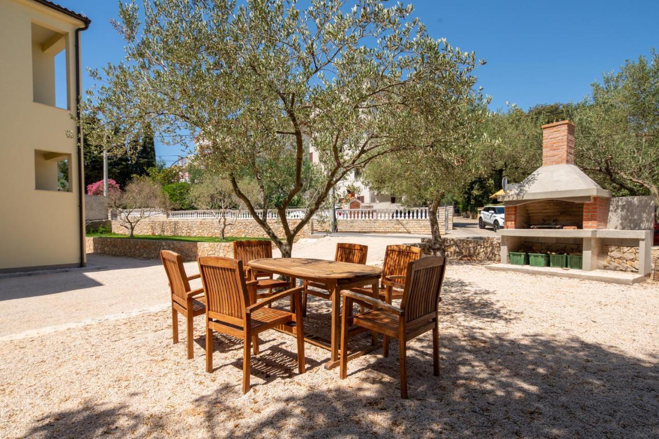 Apartmani Mara Pakoštane Buitenkant foto