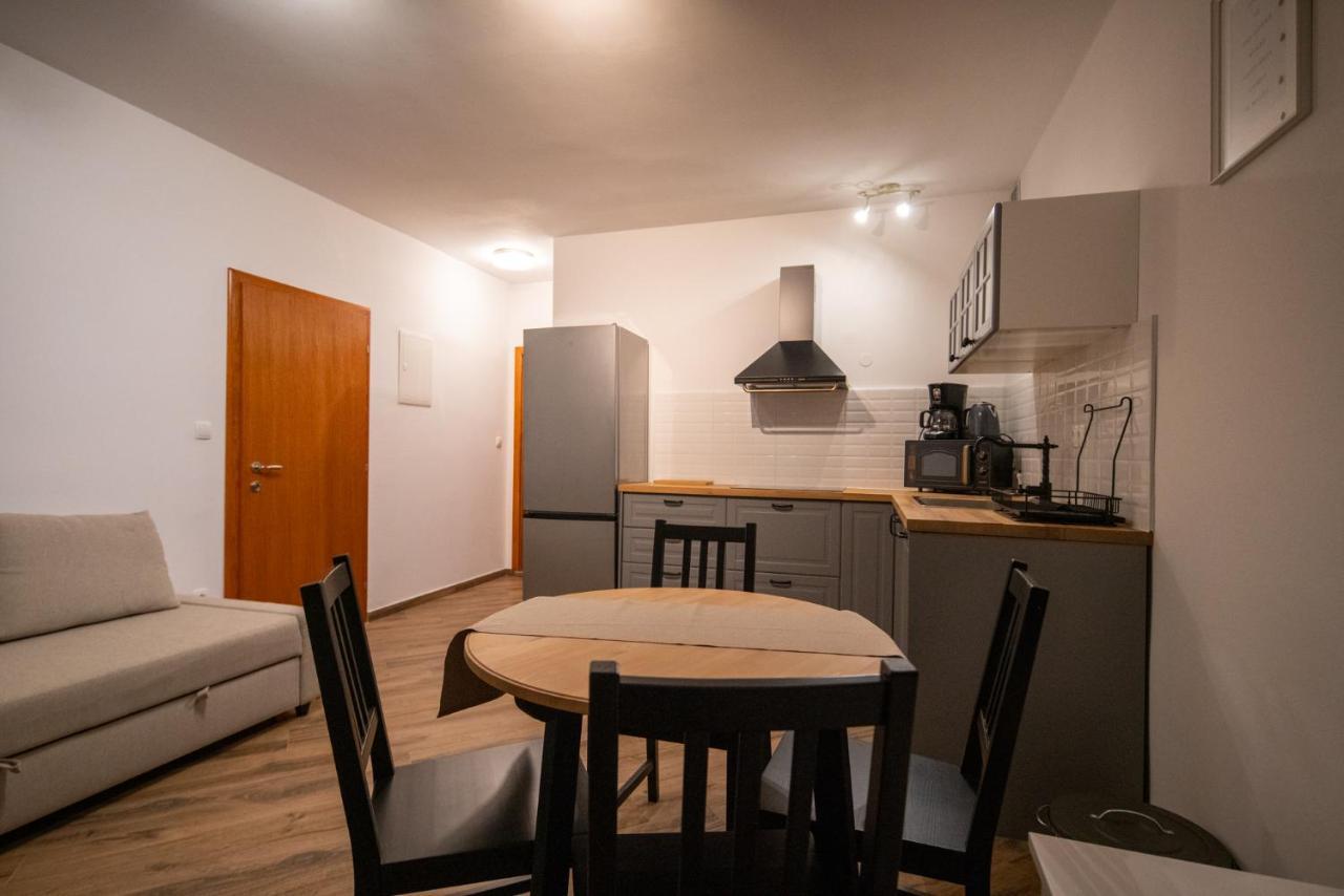 Apartmani Mara Pakoštane Buitenkant foto