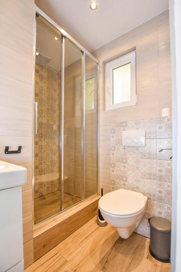 Apartmani Mara Pakoštane Buitenkant foto